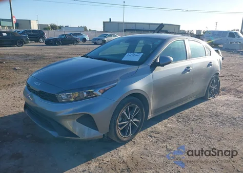 2023 Kia Forte Lxs z USA, uszkodzony, nr VIN 3KPF24AD0PE567985